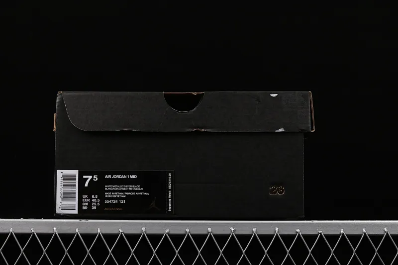 All categories Air Jordan Jordan series basketball shoes Air Jordan 1 Mid Air Jordan 1 Mid AJ1 Leonard Jr. Joe 1 black and white silver 554724-121